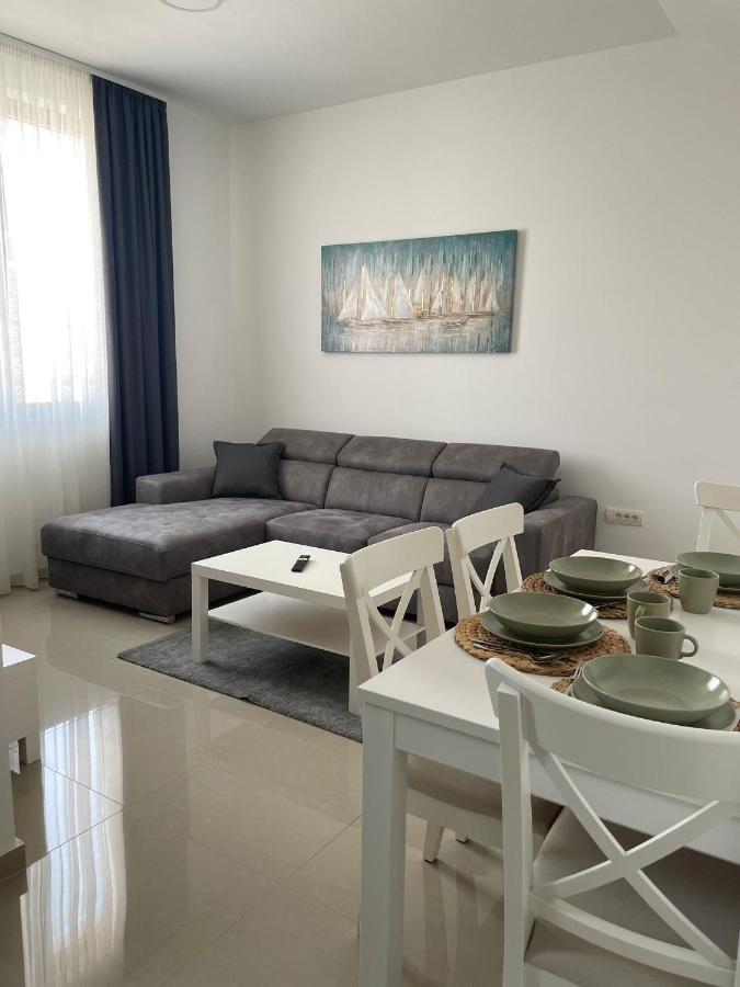 Morpheus Apartmani Sremska Mitrovica Buitenkant foto