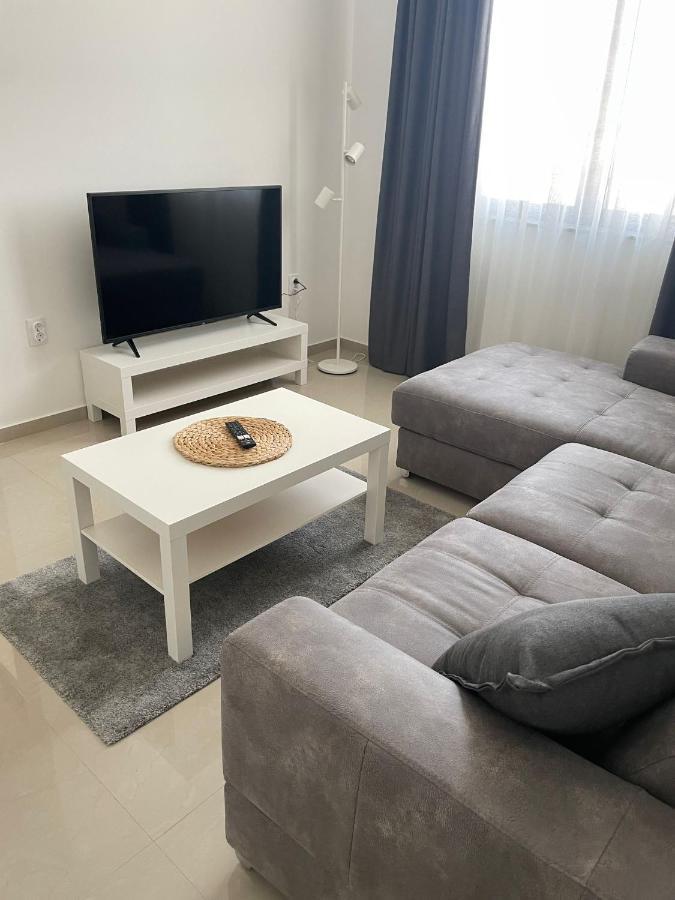 Morpheus Apartmani Sremska Mitrovica Buitenkant foto