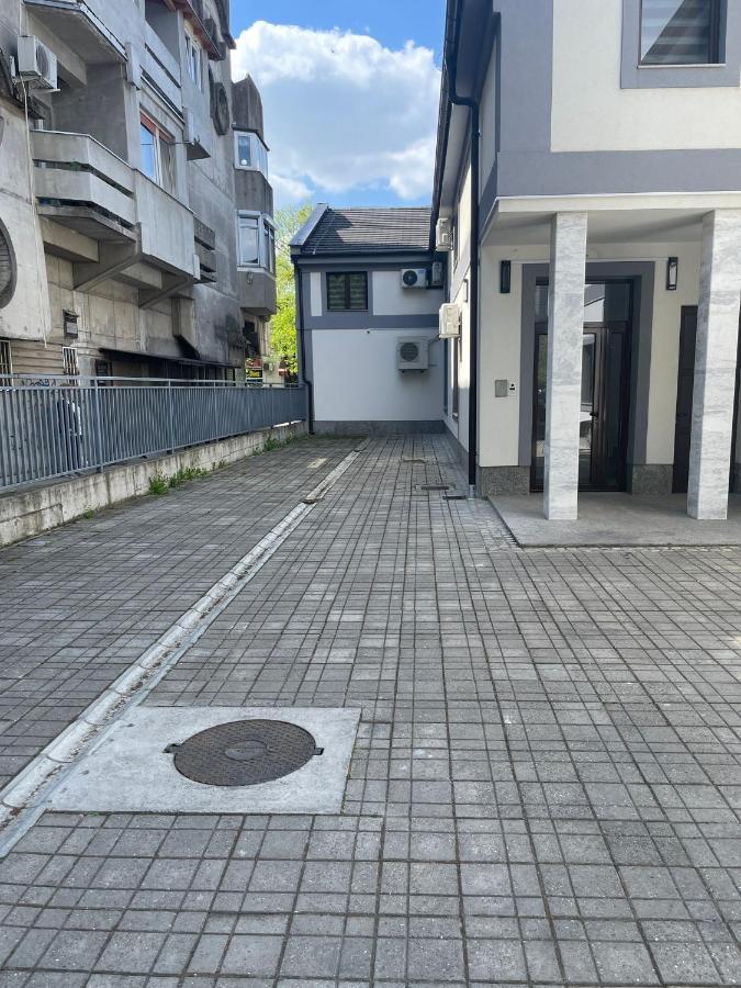 Morpheus Apartmani Sremska Mitrovica Buitenkant foto