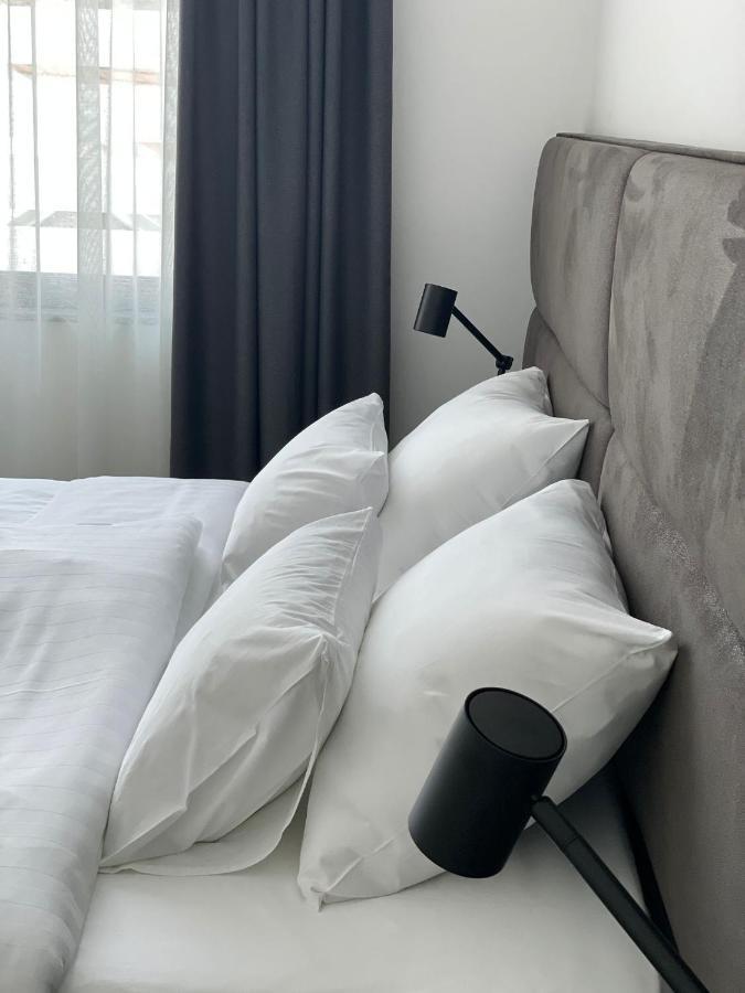 Morpheus Apartmani Sremska Mitrovica Buitenkant foto