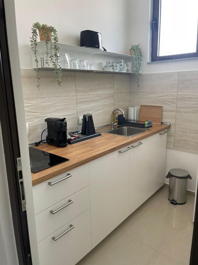 Morpheus Apartmani Sremska Mitrovica Buitenkant foto