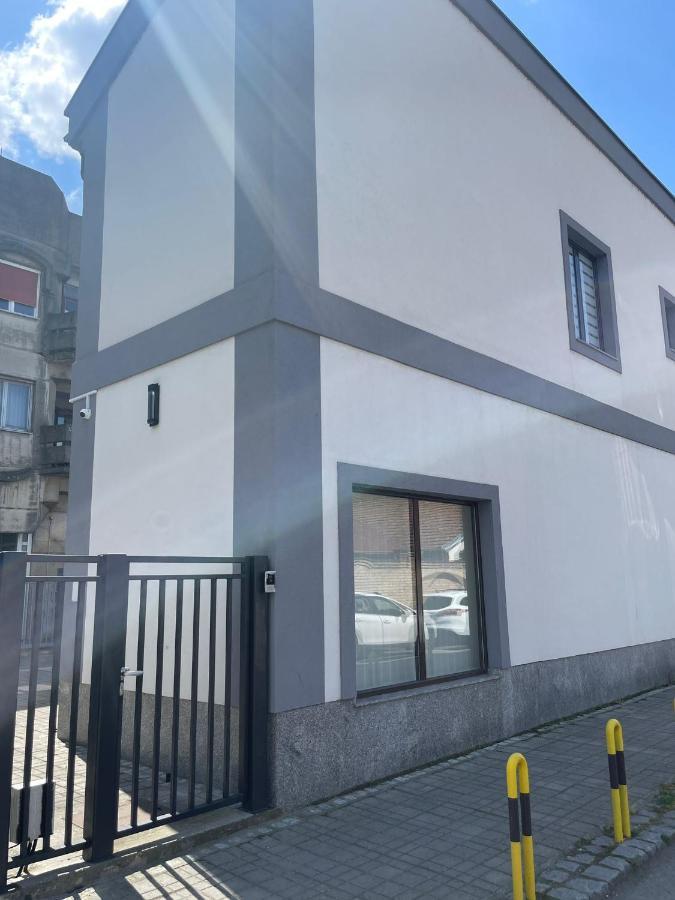 Morpheus Apartmani Sremska Mitrovica Buitenkant foto
