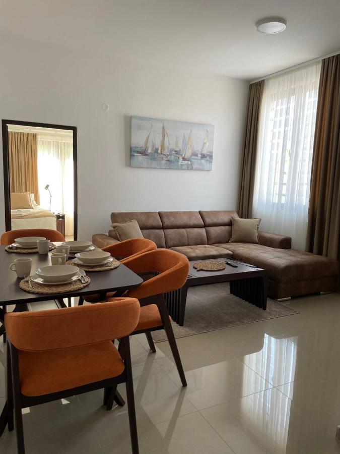 Morpheus Apartmani Sremska Mitrovica Buitenkant foto