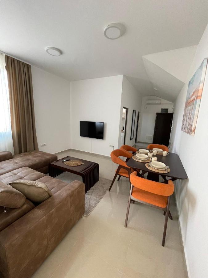 Morpheus Apartmani Sremska Mitrovica Buitenkant foto