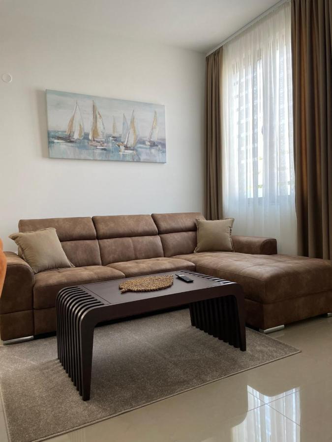 Morpheus Apartmani Sremska Mitrovica Buitenkant foto