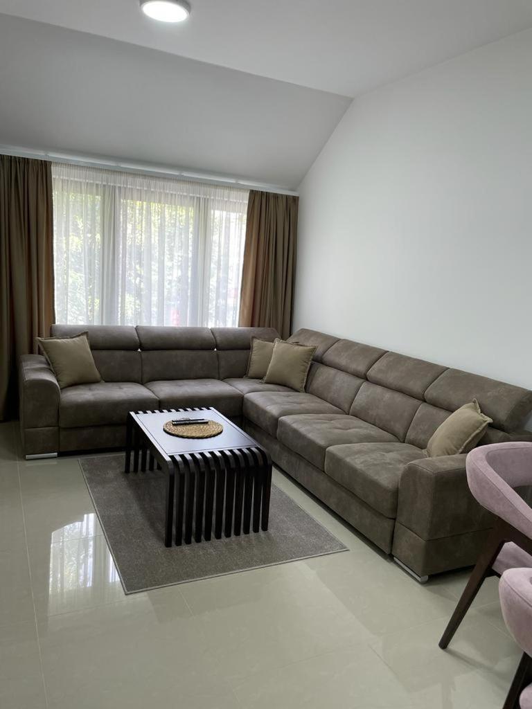 Morpheus Apartmani Sremska Mitrovica Buitenkant foto