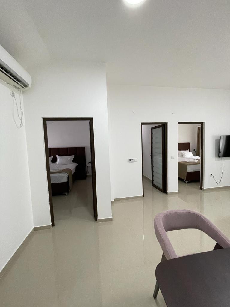 Morpheus Apartmani Sremska Mitrovica Buitenkant foto